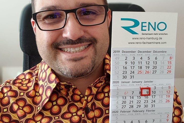 Kostenlos: einen von 500 RENO e.V. Kalendern + 1 Türhänger von ReNoSmart