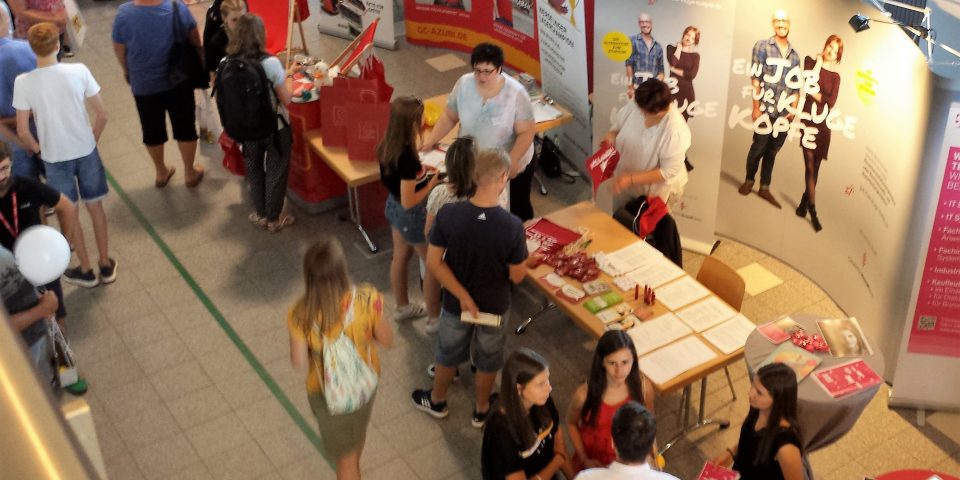 Ausbildungskampagne „Ein Job für kluge Köpfe“ des DAV